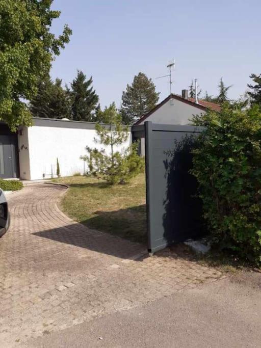 Apartamento Les Pins De Talant , Au Calme En Rez De Jardin Exterior foto
