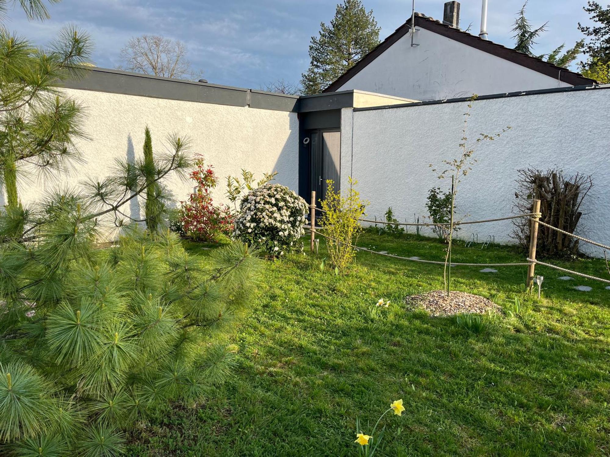Apartamento Les Pins De Talant , Au Calme En Rez De Jardin Exterior foto